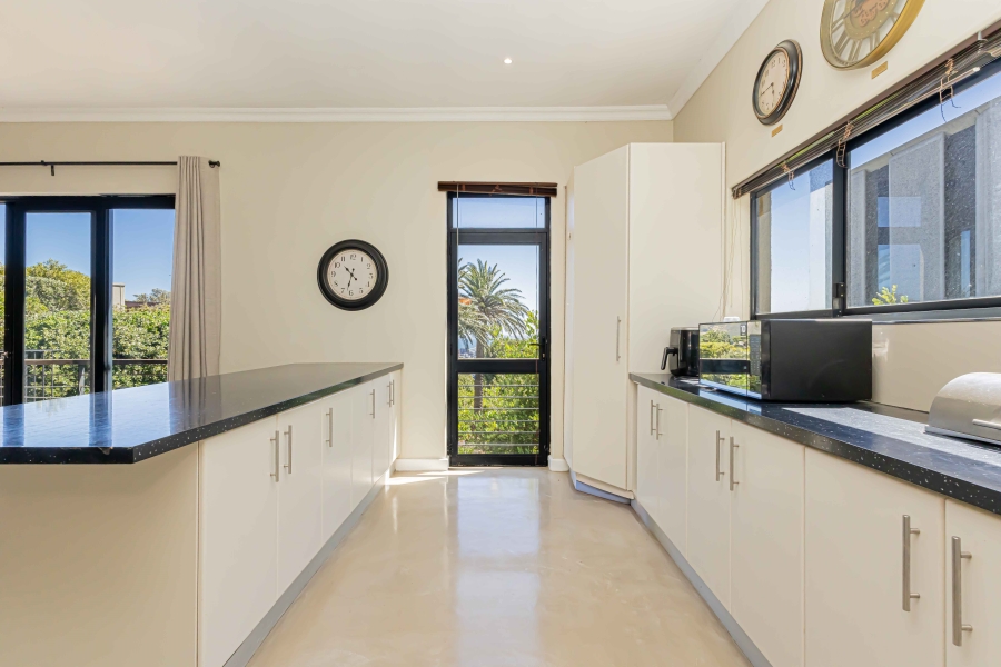 To Let 3 Bedroom Property for Rent in Oranjezicht Western Cape